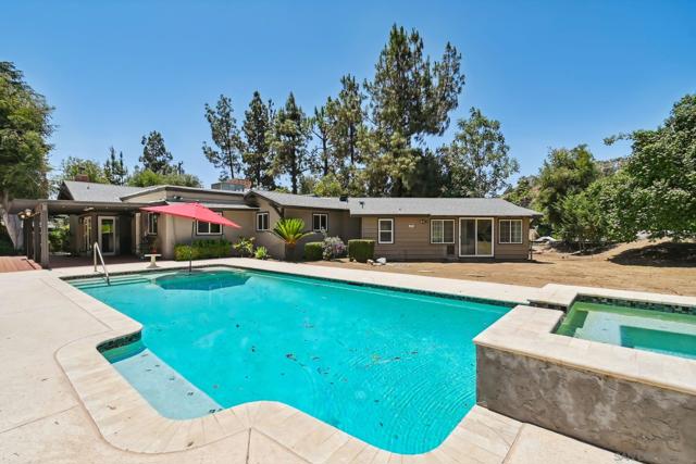 1830 Lisa Terrace, El Cajon CA: https://media.crmls.org/mediaz/285a1639-95ae-4b3d-9fbb-607a10080bd8.jpg