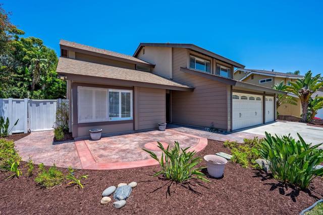 Detail Gallery Image 1 of 1 For 4546 Hancock Cir, Oceanside,  CA 92056 - 4 Beds | 3 Baths