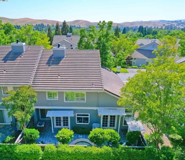 226 Promenade Ln, Danville CA: https://media.crmls.org/mediaz/285ae29d-b048-4b19-bfce-a77e4812c1a6.jpg