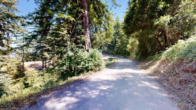 2320 Newell Drive, Aptos CA: https://media.crmls.org/mediaz/285b182a-df84-494b-9923-81aa278ac950.jpg