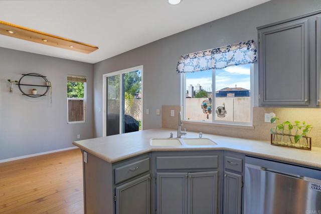 Detail Gallery Image 10 of 55 For 1228 Stagecoach Trail Loop, Chula Vista,  CA 91915 - 2 Beds | 2/1 Baths