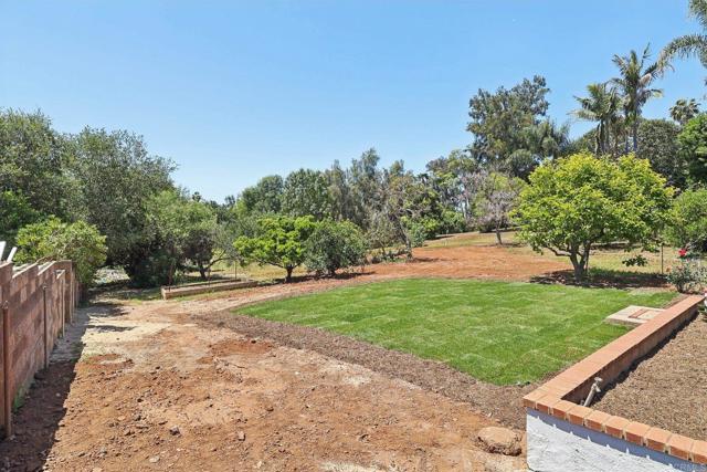 Detail Gallery Image 41 of 69 For 1917 Friendly Dr, Vista,  CA 92084 - 4 Beds | 3 Baths