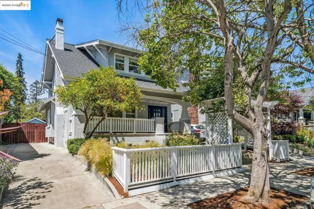 5490 Kales AVE, Oakland CA: https://media.crmls.org/mediaz/285c1e37-f01b-414e-a228-3c74478a39e3.jpg
