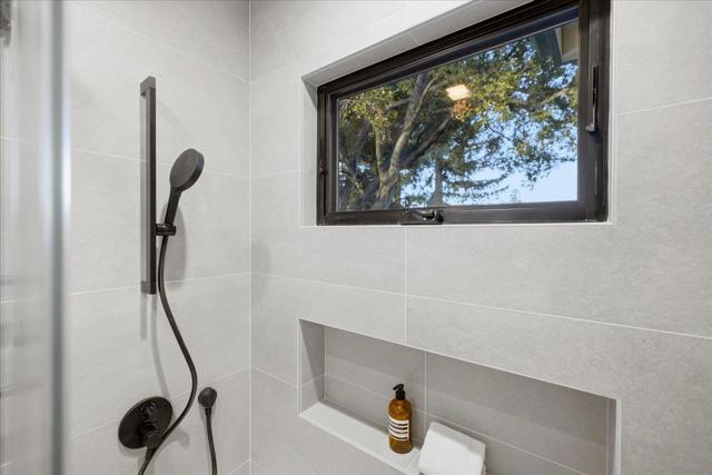 852 La Para Avenue, Palo Alto CA: https://media.crmls.org/mediaz/285c7e44-633a-4e7b-906f-c90c0bb28990.jpg