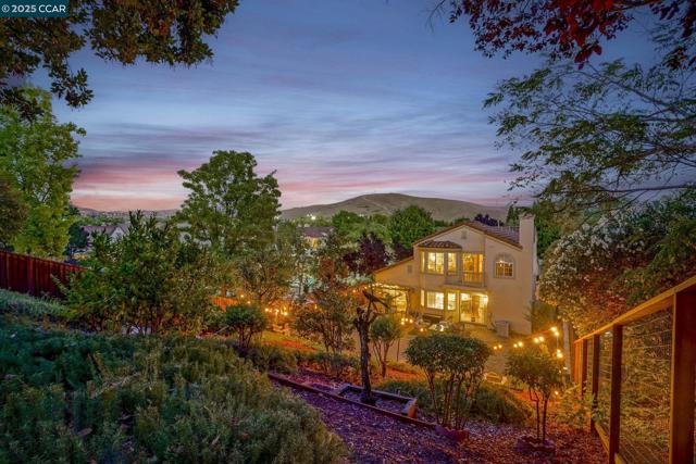 2120 Goldenrod Lane, San Ramon CA: https://media.crmls.org/mediaz/285c8d96-13cc-4fd4-a2d7-ff46fbafb5fa.jpg