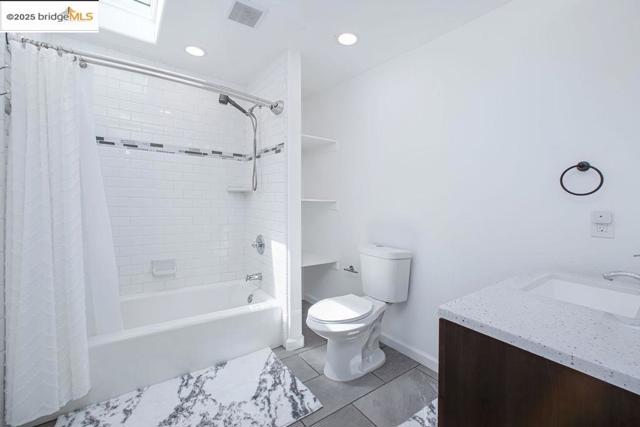 4585 Summer St, Olivehurst CA: https://media.crmls.org/mediaz/285cbeec-1fe1-43db-878e-2b6bc8585785.jpg