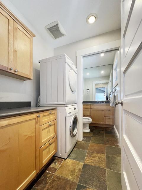 1812 Sanchez Avenue, Burlingame CA: https://media.crmls.org/mediaz/285ceb27-0c6e-40ae-8cb7-a2e237a7b6a7.jpg