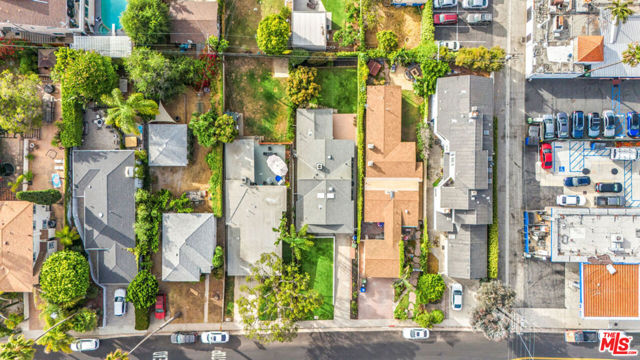427 W Manchester Avenue, Playa del Rey CA: https://media.crmls.org/mediaz/285cebe0-a2c9-43fe-83ec-37f664df806f.jpg