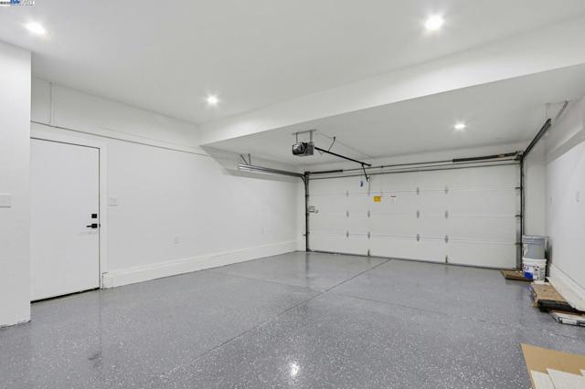 32252 Coronation dr, Union City CA: https://media.crmls.org/mediaz/285d6b11-d56e-4011-b8a0-e5ab21d11841.jpg