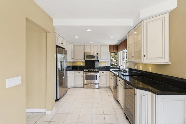 Detail Gallery Image 11 of 28 For 8095 Mission Vista Dr, Del Cerro,  CA 92120 - 3 Beds | 2/1 Baths