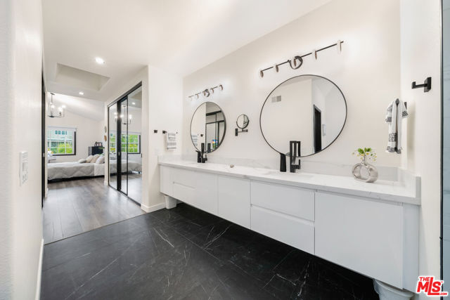 4392 Park Paloma, Calabasas CA: https://media.crmls.org/mediaz/285dee4c-61b7-476f-8931-8dab9e0b199d.jpg