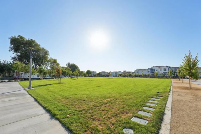 709 Vinemaple Terrace, Sunnyvale CA: https://media.crmls.org/mediaz/285e3070-8bd5-4b5d-9a4b-64c94950d547.jpg