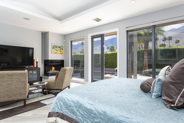 1311 Fuego Circle, Palm Springs CA: https://media.crmls.org/mediaz/285e3d2a-2e57-4389-8ff0-fb96005d54d0.jpg