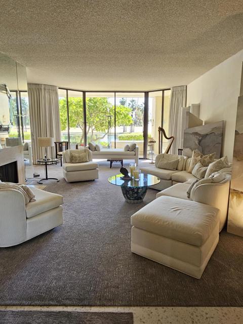 910 Island Drive, Rancho Mirage CA: https://media.crmls.org/mediaz/285efe0b-1dc2-428e-9f0d-131fe96c7361.jpg