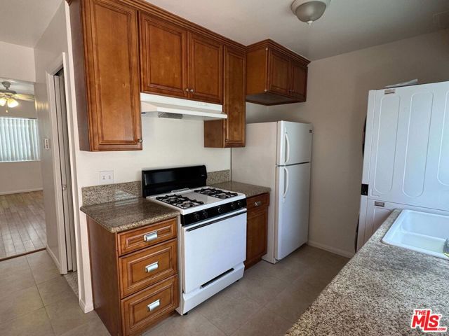 1741 S Westgate Avenue, Los Angeles CA: https://media.crmls.org/mediaz/285fb855-bc20-43c3-827f-0f9c353a843a.jpg
