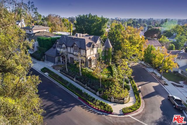 2653 PATRICIA Avenue, Los Angeles CA: https://media.crmls.org/mediaz/28612fc6-e403-4ed8-8a18-9343fd6d1790.jpg