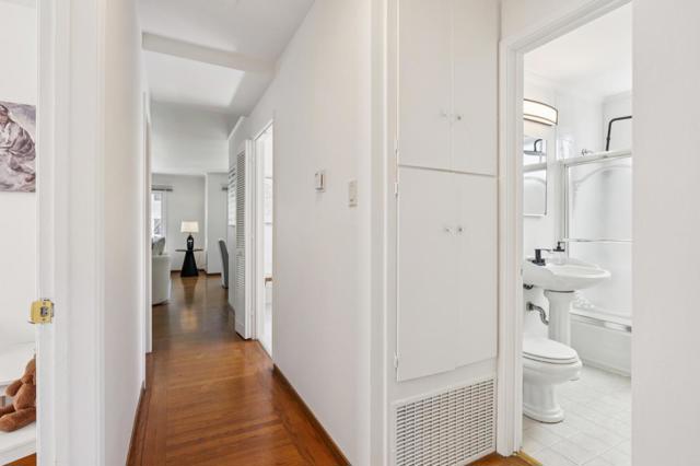 980 Burnett Avenue, San Francisco CA: https://media.crmls.org/mediaz/286134be-9b68-4bc0-a056-5994cd19884f.jpg