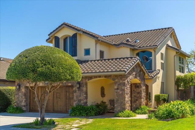 17666 Winding Creek Road, Salinas CA: https://media.crmls.org/mediaz/286158a1-7322-4fc3-a901-8b0e6a9ffe70.jpg