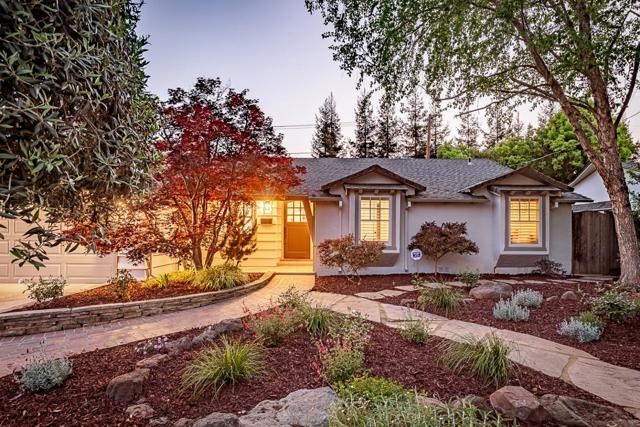 1532 Meadow Lane, Mountain View CA: https://media.crmls.org/mediaz/2861c2b7-f3b8-45c8-a02b-a7cec739ee83.jpg