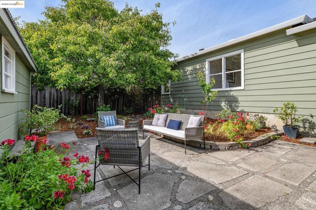 1621 Everett St, El Cerrito CA: https://media.crmls.org/mediaz/28620255-1daf-4c73-88bd-0631c5c0d2c0.jpg