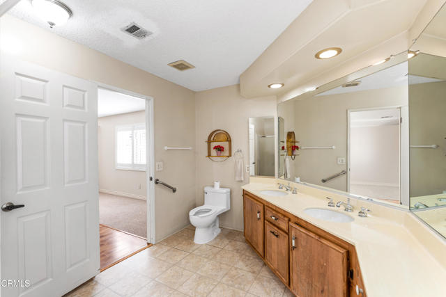 Detail Gallery Image 29 of 52 For 75 Poinsettia Gardens Dr, Ventura,  CA 93004 - 2 Beds | 2 Baths