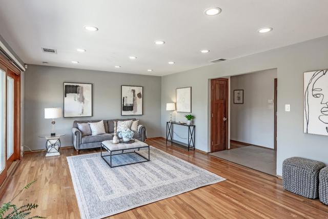 12457 BROOKGLEN Drive, Saratoga CA: https://media.crmls.org/mediaz/286295c3-6694-44bd-89be-178124fad913.jpg