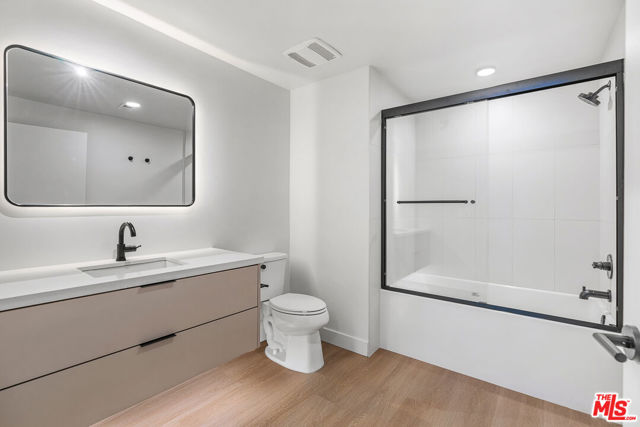 10601 Washington Boulevard, Culver City CA: https://media.crmls.org/mediaz/286461a7-20fd-4075-9000-ab653e88289a.jpg