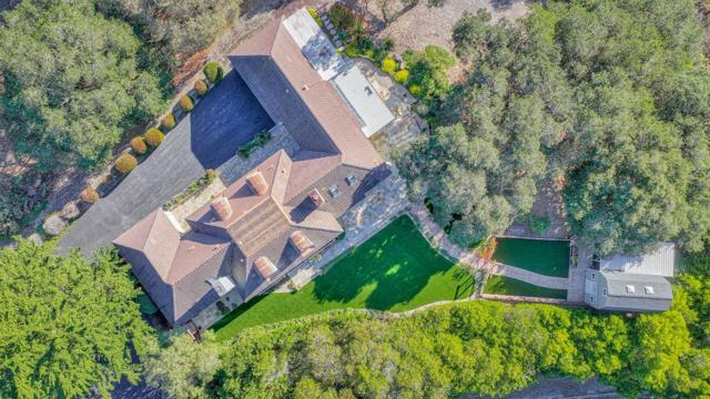 11394 Saddle Road, Monterey CA: https://media.crmls.org/mediaz/28646bf5-d4b6-4693-aa43-11760b1bbcc7.jpg