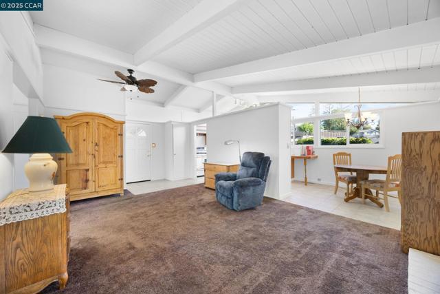 51 Gilrix Dr, Martinez CA: https://media.crmls.org/mediaz/2865429a-e8b9-429f-941d-a18ff7e93938.jpg