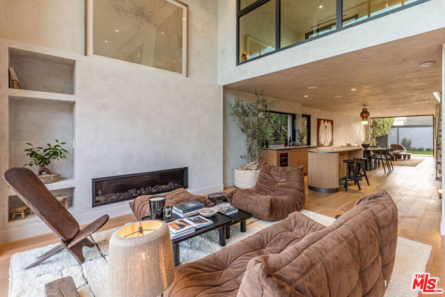 23505 Malibu Colony Road, Malibu CA: https://media.crmls.org/mediaz/2865f319-0b0b-43e3-9d0e-0731116cc4cc.jpg