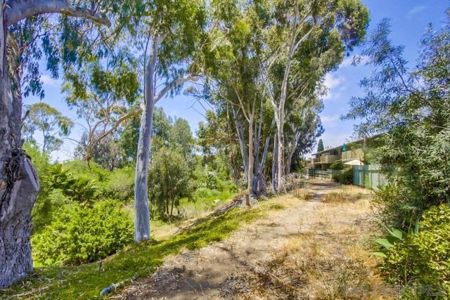 2609 Pico Pl, San Diego CA: https://media.crmls.org/mediaz/28660205-9ce4-4abe-998e-6314c0fb35b6.jpg