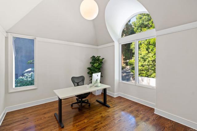 Detail Gallery Image 11 of 46 For 1765 Ivy Rd, Oceanside,  CA 92054 - 4 Beds | 3/1 Baths