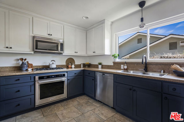 1943 Coolidge Avenue, Altadena CA: https://media.crmls.org/mediaz/2866f47b-7513-4b9e-a300-157cd3cbb942.jpg