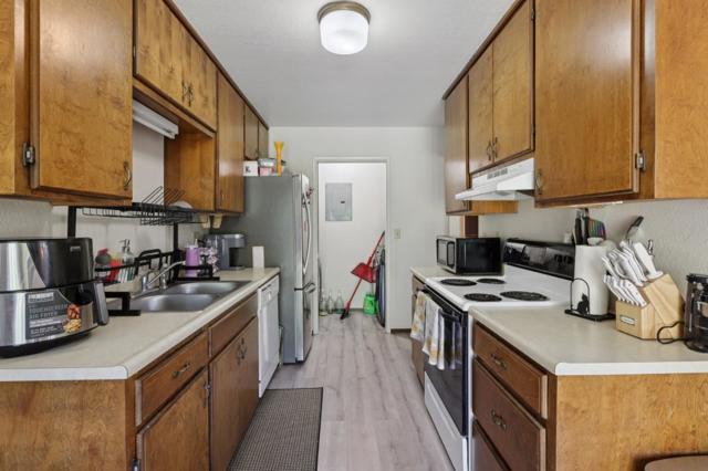 880 Apricot Lane, Hollister CA: https://media.crmls.org/mediaz/28678938-7fac-4d80-8a8e-b0a8386fe202.jpg