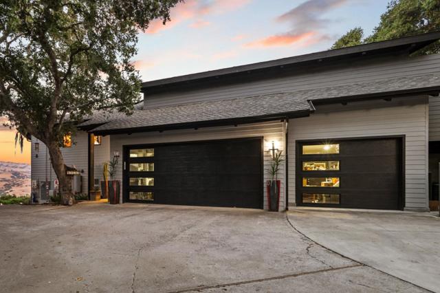 12740 Sundance Lane, Carmel Valley CA: https://media.crmls.org/mediaz/2867c353-5252-413e-b70d-5c052af83a22.jpg