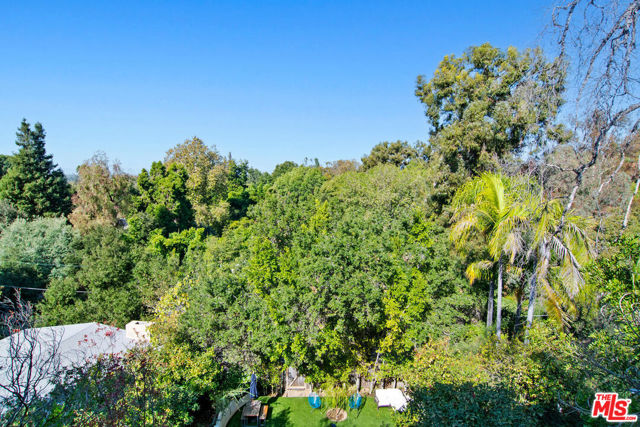 3631 Buena Park Drive, Studio City CA: https://media.crmls.org/mediaz/286849a6-b646-48b1-9653-0e0afa8f3a54.jpg