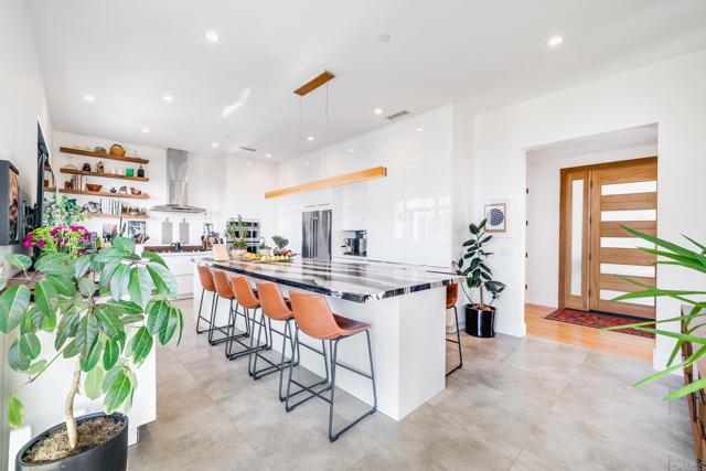 403 Black Canyon Place, Ramona CA: https://media.crmls.org/mediaz/286942d9-5293-4c5a-8c72-f3c3ebc60611.jpg