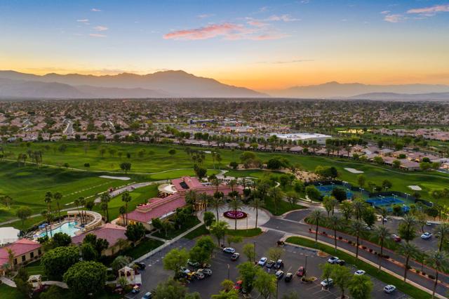 44660 S Heritage Palms Drive, Indio CA: https://media.crmls.org/mediaz/2869845d-6995-437c-8ba2-2a9294ba264f.jpg