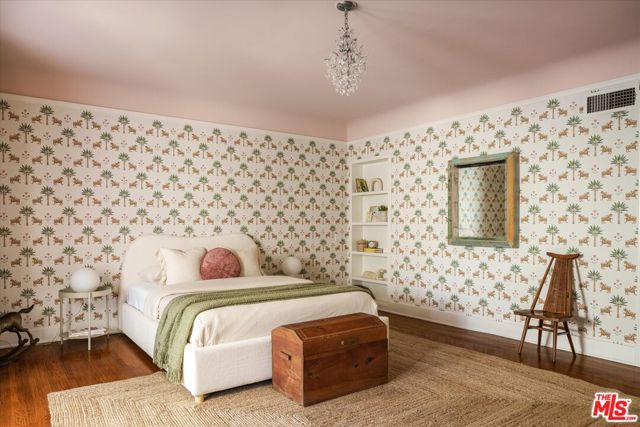 322 Lorraine Boulevard, Los Angeles CA: https://media.crmls.org/mediaz/2869d545-8c83-4652-8b97-c024f411f44c.jpg