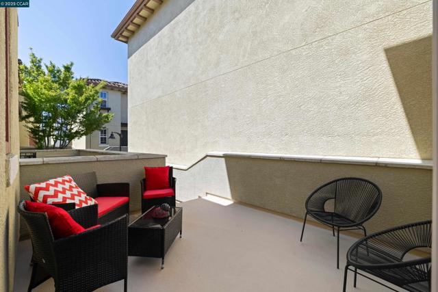 46 Matisse Ct, Pleasant Hill CA: https://media.crmls.org/mediaz/2869da50-4f91-49eb-b5e2-a5c12f6dca58.jpg