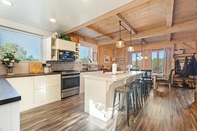 Detail Gallery Image 14 of 61 For 22750 Illahee Dr, Alpine,  CA 91901 - 3 Beds | 2 Baths