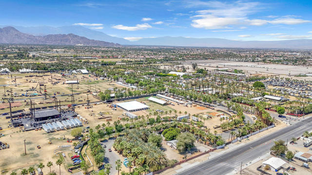 50351 Monroe Street, Indio CA: https://media.crmls.org/mediaz/286a93a8-8dba-47bf-88e7-b107e601ef2d.jpg