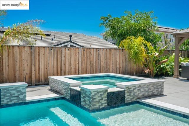 304 Adora Ln, Oakley CA: https://media.crmls.org/mediaz/286addd3-bcbc-40e2-aaea-ad7dc3dbd65d.jpg