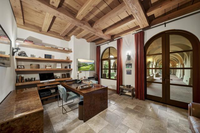 49518 Hidden Valley N Trail, Indian Wells CA: https://media.crmls.org/mediaz/286af062-6fe4-454e-8080-4bbcaeca6c01.jpg