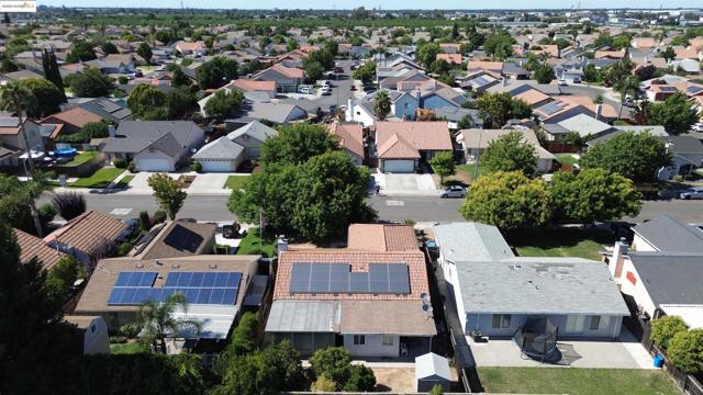 2960 Hebron Ln, Stockton CA: https://media.crmls.org/mediaz/286b7341-8e5e-4d5d-b31d-c740242350ec.jpg