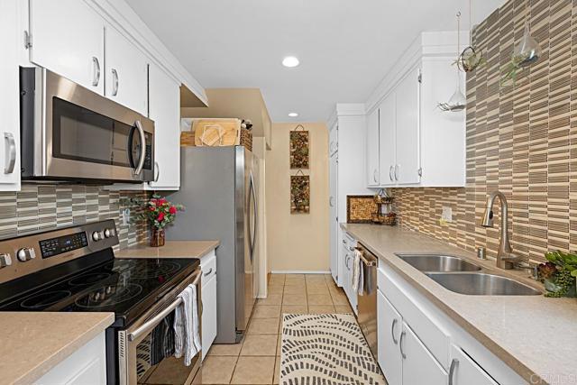 Detail Gallery Image 9 of 32 For 2284 Caminito Pajarito #147,  San Diego,  CA 92107 - 2 Beds | 1/1 Baths