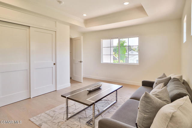 3327 Olivegrove Place, Thousand Oaks CA: https://media.crmls.org/mediaz/286c66b5-1cbc-43f5-b357-a78489d0a725.jpg