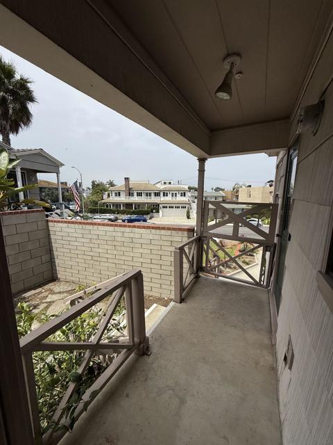 1205 Park Row, La Jolla CA: https://media.crmls.org/mediaz/286c9513-4ee3-4dce-940c-6e28580ad00c.jpg