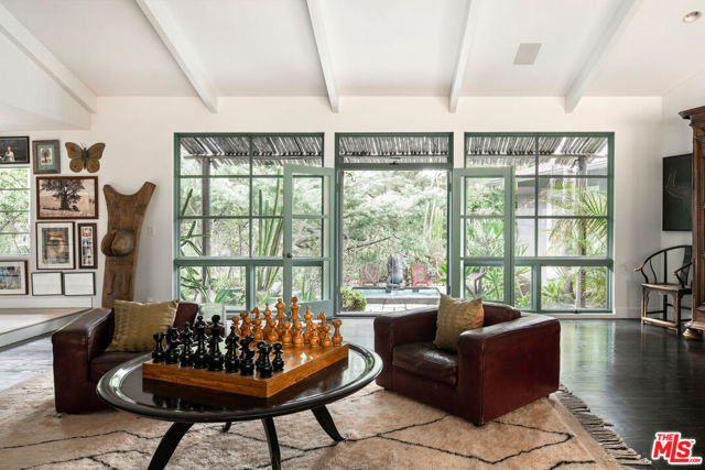 4078 Mandeville Canyon Rd. Road, Los Angeles CA: https://media.crmls.org/mediaz/286cf24d-9075-45d5-88e5-a53bcbfd0e75.jpg