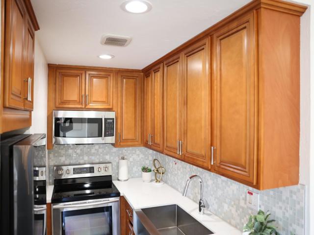 27941 Emerson Avenue, Hayward CA: https://media.crmls.org/mediaz/286cfaf6-235e-4de4-a8c3-34dca7d4c459.jpg